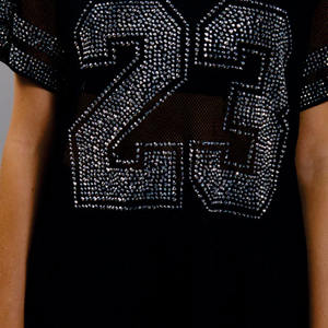 Maillot de football américain personnalisé haut de gamme pour femme, orné de strass, coupe oversize streetwear, crop top carré, maillot transparent orné de cristaux - Product Image 3