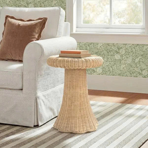 Le compagnon idéal pour des moments douillets : apportez chaleur et charme à votre maison. Sublimez votre espace avec notre table en rotin naturel. - Product Image 5