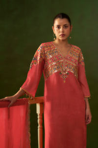 Conjunto de Kurta y Palazzo Bordado en Rosa Coral con Dupatta para Mujer, Ropa Étnica Tradicional para Bodas, Disponible al por Mayor - Product Image 5