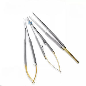 Juego de microcirugía Castroviejo de 3 piezas: Portaagujas recto, pinzas y tijeras para oftalmología y cirugía plástica - Product Image 1