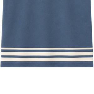 Conjunto de dos piezas informal personalizado para mujer, camiseta de manga corta azul y gris y pantalones de pierna recta con rayas en contraste. - Product Image 5