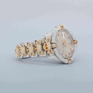 Reloj de Lujo con Diamantes Moissanite, Diseño de Calavera, Dos Tonos Oro y Plata, Movimiento de Cuarzo ETA, Cronógrafo, Estilo Hip Hop, Diseño Personalizado - Product Image 2