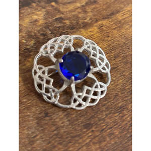 Broche de nudo celta con zafiro o piedra oscura, broche plateado para kilt de las Tierras Altas, accesorios tradicionales - Product Image 2
