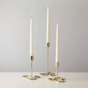 Support à bougies en métal de style premium, porte-bougie décoratif, centre de table moderne pour l'intérieur - Product Image 2