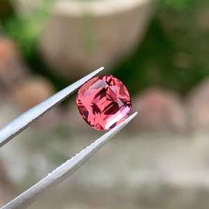 Turmalina Roja Corte Cojín, Gema Natural Impecable, Piedra Suelta, Grado Excelente Raro, Certificada por Terceros para Joyería - Product Image 6