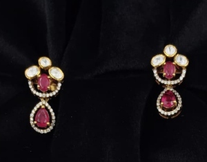 Conjunto de collar chapado en oro con piedras de rubí y pendientes con trabajo Kundan, joyería nupcial para mujer, para usar en bodas. - Product Image 5