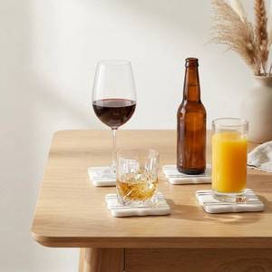 Ensemble de dessous-de-verre carrés en marbre avec bande dorée, tapis modernes en pierre antidérapants pour table - Product Image 3