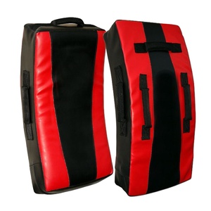 Meilleure vente : Bouclier de frappe incurvé en cuir pour entraînement de kickboxing, karaté, MMA et arts martiaux - Product Image 4