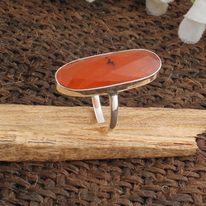 แหวนเงินแท้ประดับพลอยออนิกซ์สีแดงธรรมชาติ ดีไซน์คลาสสิก สำหรับผู้หญิง ของขวัญแต่งงานและวันครบรอบ เครื่องประดับแท้ ขายส่ง - Product Image 4