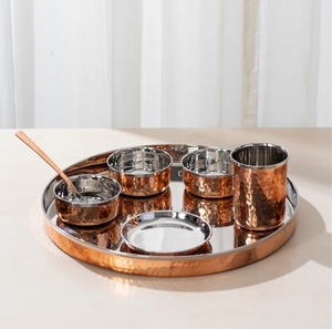 Juego de Platos de Acero Reutilizables con Acabado en Cobre, con Tazones Indios Thali Katori, Vaso para Beber y Cuchara para Servir Comidas en Casa - Product Image 3