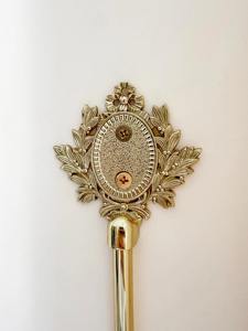 Sujetador de Cortina Decorativo con Forma de Pez Artístico, Acabado Dorado, Accesorio para Cortinas, Perfecto para Interiores de Hogares de Lujo, de la India - Product Image 2