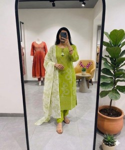 Salwar Kameez Dupatta de Algodón Tradicional para Mujer, Verde, Estilo Informal de India y Pakistán, Largo hasta el Tobillo, Corte Regular, SHAGUN 85143 - Product Image 1
