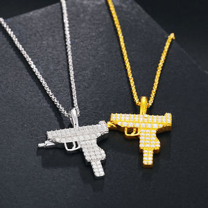 Collier pendentif Uzi Iced Out – Collier avec pendentif pistolet Hip Hop en or et argent avec zircone cubique - Product Image 2