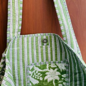 Sac de voyage imprimé indien, sac en coton matelassé, sacs fourre-tout pour femmes, sac à bandoulière fait main à motifs imprimés, sac fourre-tout - Product Image 3