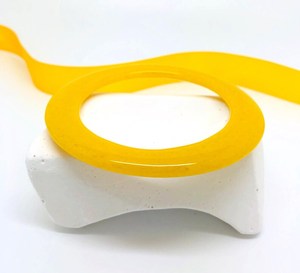 Bracelet en résine jaune de qualité supérieure, léger, confortable à porter, artistique, élégant, personnalisable en taille et couleur - Product Image 5