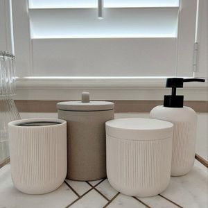 Dispenser di Sapone Liquido in Resina Moderno Color Sabbia - Product Image 6