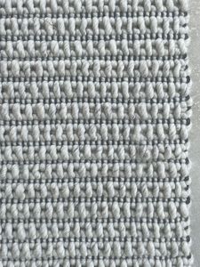 Tapis en laine tissé à la main AISHA FABS INTERLAKEN, texture épaisse, tissage plat moderne, antidérapant, durable, pour usage domestique et commercial - Product Image 3