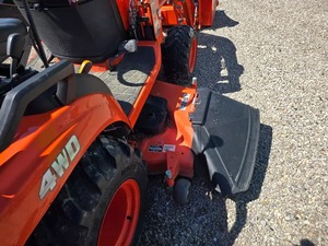 ENVÍO GRATUITO TRACTOR KUBOTA BX23S USADO DE 21.6HP CON CARGADOR FRONTAL, PALA 4 EN 1, TOLDO DE TECHO, APROBADO POR EPA Y CE, ACCESORIOS - Product Image 4