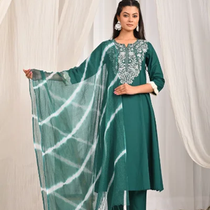 ชุดคุร์ตะทรงเอไลน์ปักลายสัมรัก พร้อมผ้าคลุมไหล่เลเฮริยา - Product Image 1