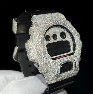 Montre numérique de luxe avec boîtier incrusté de diamants, bracelet carré en résine, unisexe, 41 mm, résistante à l'eau 20 m - Product Image 2