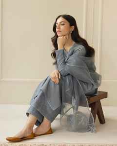 Trajes Shalwar Kameez de Invierno para Mujer en Lino de Alta Calidad con Bordado Fino, Transpirables, Sin Arrugas, para Fiestas Casuales - Product Image 3