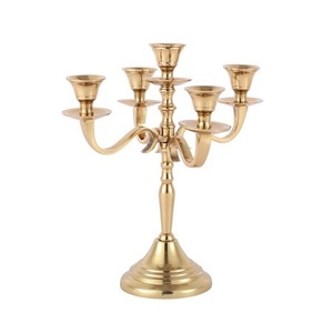 Porte-bougie vintage arabe à cinq bras en laiton de haute qualité avec finition polie pour la décoration de la maison, chandelier en métal pour table - Product Image 2