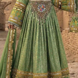 Robe formelle afghane moderne faite à la main pour femmes, broderie, tissu de haute qualité, pour fêtes et événements culturels, robe Kuchi afghane - Product Image 4