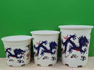 Venta al por mayor maceta de plástico de forma redonda con patrones de dragón y Fénix para uso en el suelo - Product Image 3