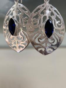 Pendientes de Plata Alemana de Alta Calidad con Zirconia, Joyería al por Mayor para Mujer, Gema de Nacimiento de Mayo Hecha a Mano - Product Image 3