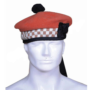 Gorro Escocés Tradicional Hecho a Mano de Lana de Alta Calidad, Color Naranja Balmoral, Blanco y Negro, Estilo Kilt - Product Image 4