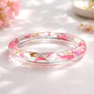 Brazalete de Resina Epoxi Esmaltada Hecho a Mano de Primera Calidad con Patrón Floral Rosa, Forma Redonda, Joyería Coleccionable, Artesanía Atemporal - Product Image 4