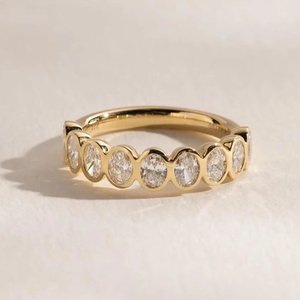 Anillo de Oro con Moissanita Ovalada de 14K/18K, Banda de Eternidad para Mujer, Anillo de Boda con Bisel Ovalado de 3x2mm, Joyería Minimalista Apilable - Product Image 5