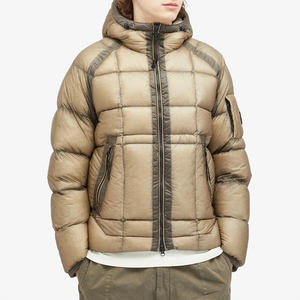 Veste unisexe personnalisée avec logo sur le devant, fermeture éclair, rembourrage en coton standard, veste à capuche matelassée de qualité supérieure - Product Image 1
