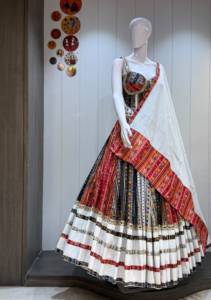 Traditional Indian Wedding <b>Lehenga</b> Choli Set For <b>Women</b> Floor-Length Silk Embroidered Red Black White Loose Fit Ethnic Wear - Product Image 3