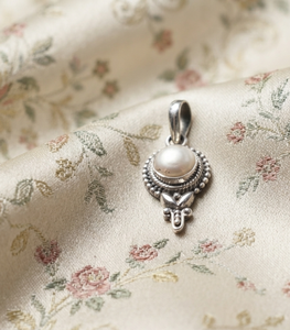 Colgante Minimalista de Plata de Ley 925 con Perla de Agua Dulce y Baño de Oro Rosa, Joyería Religiosa para Mujer, Regalo - Product Image 1
