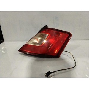 ไฟท้ายรถมือสอง Taurus รุ่นขวา BG1Z13404A - Product Image 1