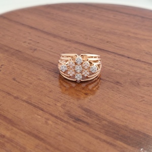 แหวนทองคำขาว 18K ประดับเพชรลายดอกไม้ ดีไซน์หรูหราสำหรับผู้หญิง สวมใส่ได้ทุกวัน เหมาะสำหรับงานแต่งงาน งานเลี้ยง และโอกาสพิเศษ - Product Image 3