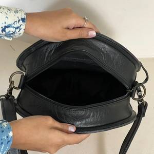 Bolso de Mano Redondo de Cuero Genuino Hecho a Mano de Primera Calidad, Diseño a Cuadros con Cerezas, Bolso Cruzado Floral para Mujer - Product Image 6