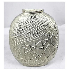 Vase à fleur en fonte d'aluminium fait à la main belle conception extérieure maison jardin jardinière décorative enduit de poudre pour pot de fleur de pépinière - Product Image 1