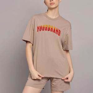 ชุดเสื้อยืดและกางเกงขาสั้นผ้าฟลีซ 2 ชิ้น สำหรับผู้หญิง ผลิตแบบ OEM/ODM ผ้าฝ้าย 100% สีพื้น พร้อมโลโก้พิมพ์ลาย 3 มิติ ตามสั่ง - Product Image 1