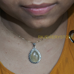 Colgante de Plata con Gema de Prehnita Natural, Hecho a Mano, Cabujón en Forma de Lágrima, Joyería de Cristal Curativo, Colgante de Diseño Vintage Unisex - Product Image 3