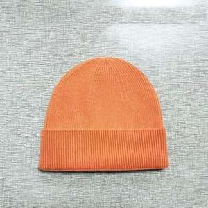 Bonnets d'hiver personnalisés avec logo brodé pour hommes et femmes, en tricot côtelé en laine mérinos, acrylique, coton, cachemire, avec logo de créateur - Product Image 3