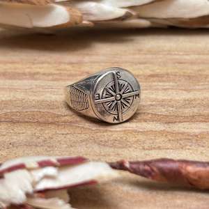 Anillo de Sello con Brújula Vintage, Latón Náutico, Chapado en Oro de 18K y Plata, para Hombre, Diseño Direccional, Venta al por Mayor - Product Image 2