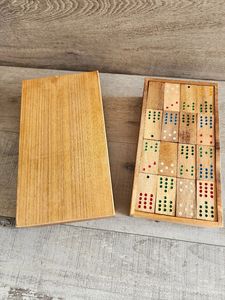 Ensemble de dominos professionnels en bois double six en gros, points colorés, boîte écologique, jeu éducatif, plaisir familial - Product Image 1