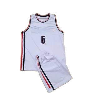 Maillot de basket-ball unisexe personnalisé de haute qualité en gros, ensemble de sublimation pour le football, impression de logo personnalisé, broderie sur le haut - Product Image 1