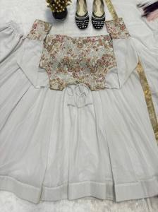 Costume Anarkali de designer en faux georgette style Bollywood, avec travail Koti et broderie, longueur ras du sol, pour mariages et fêtes festifs - Product Image 5