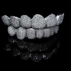 Grillz Personalizados de Moissanita VVS con Corte Brillante Redondo, de Plata de Ley 925 Bañada en Oro, Totalmente Incrustados, Estilo Hip Hop, Unisex, para Regalo/Fiesta - Product Image 4