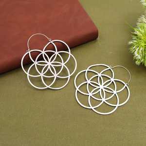 Pendientes de Aro Geométricos Grandes al por Mayor para Mujer, Chapados en Oro y Plata, Pendientes de Diseño Exclusivo, Joyería de Moda, Diseño Personalizado - Product Image 2