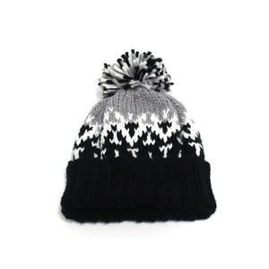 Gorros de Invierno de Moda a Precio Económico, Gorro de Punto con Diseño Moderno, Gorros con Pompón Grande de Piel, Gorro Jacquard - Product Image 5