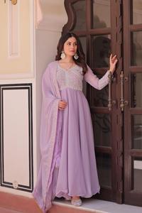 Costume Anarkali prêt-à-porter pour femmes Georgette avec perles et broderies, longueur au sol, coupe régulière, pour les occasions de mariage - Product Image 2